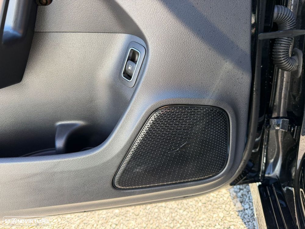 Mercedes-Benz CLA 250 - 38