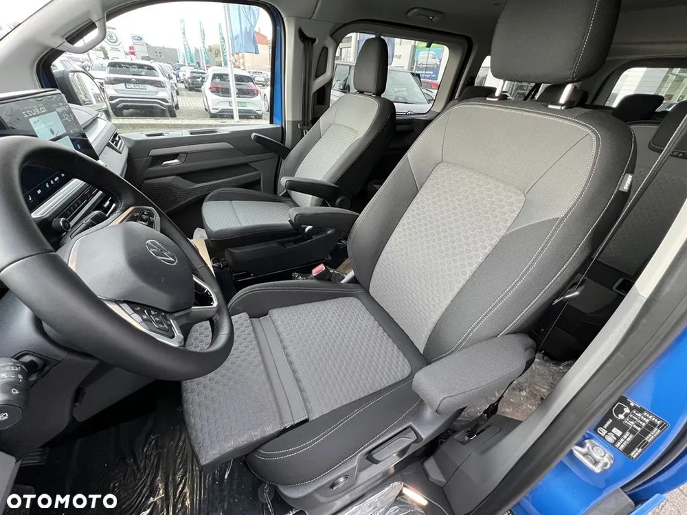 Volkswagen Caravelle - 8
