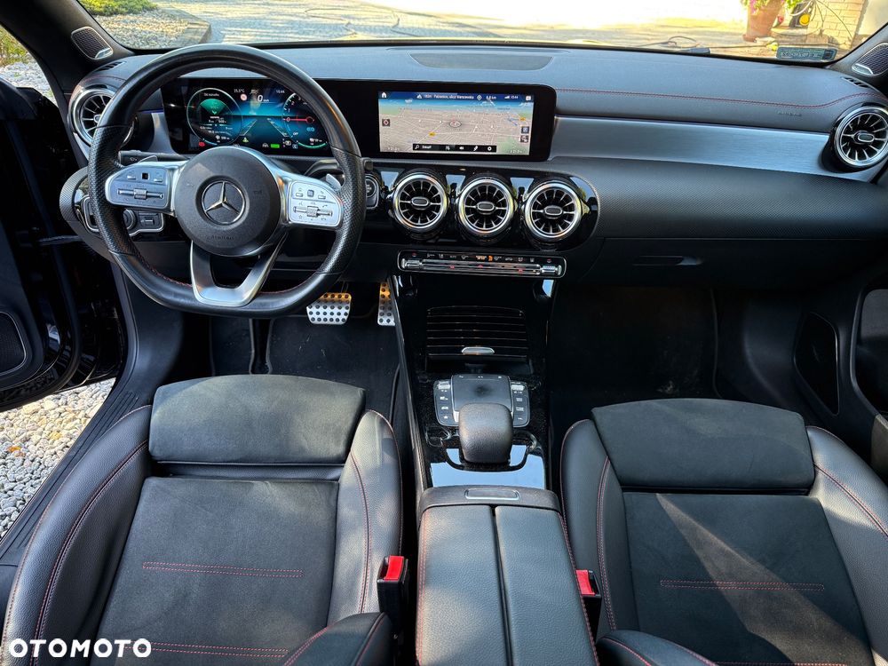 Mercedes-Benz CLA - 4