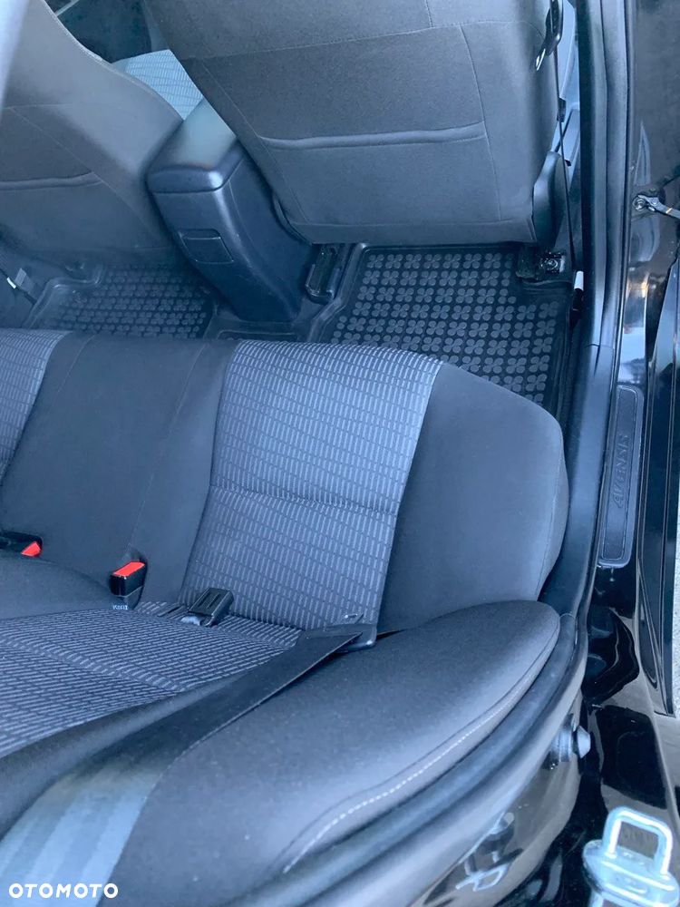 Toyota Avensis 1.8 Active - 20