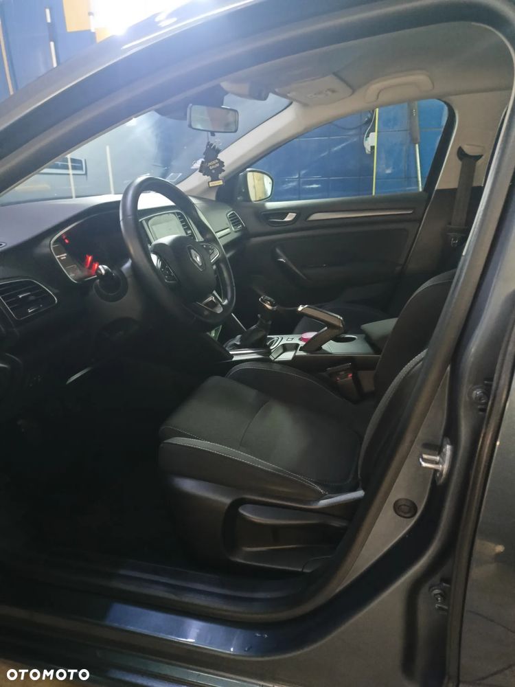 Renault Megane TCe 115 GPF ZEN - 5