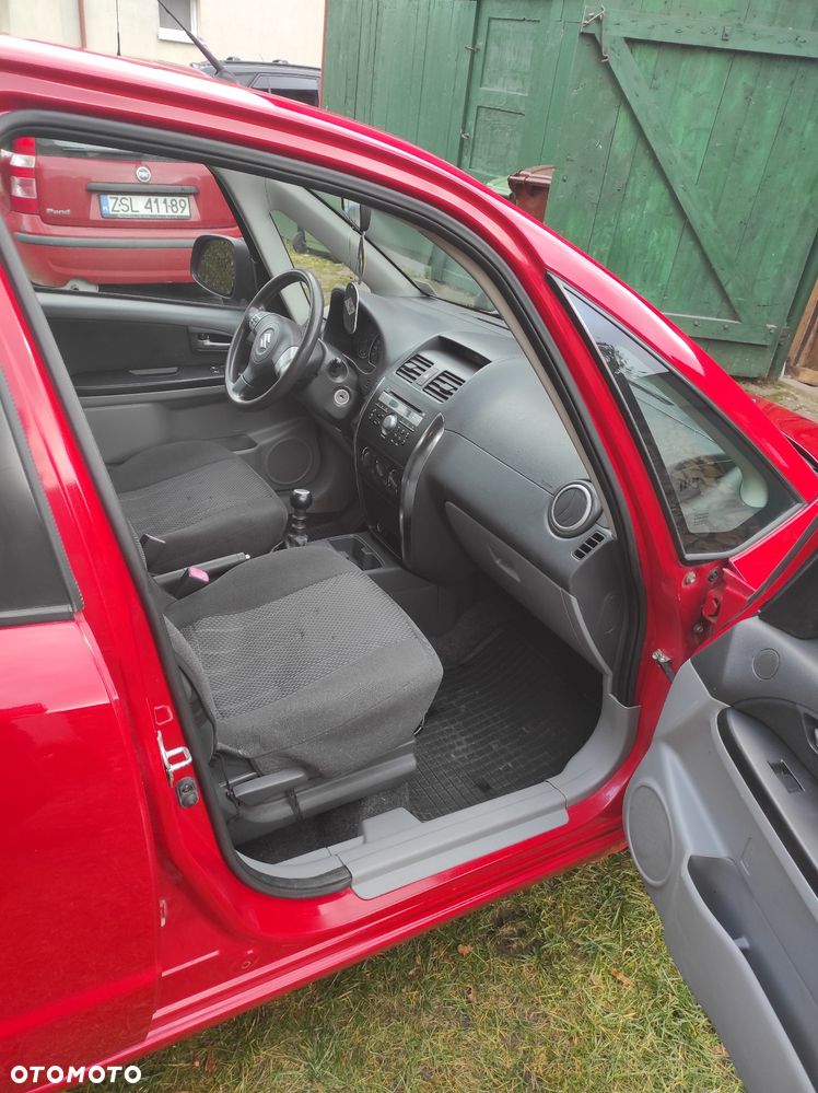 Suzuki SX4 - 10