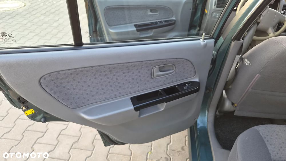 Kia Rio 1.3 RS - 16