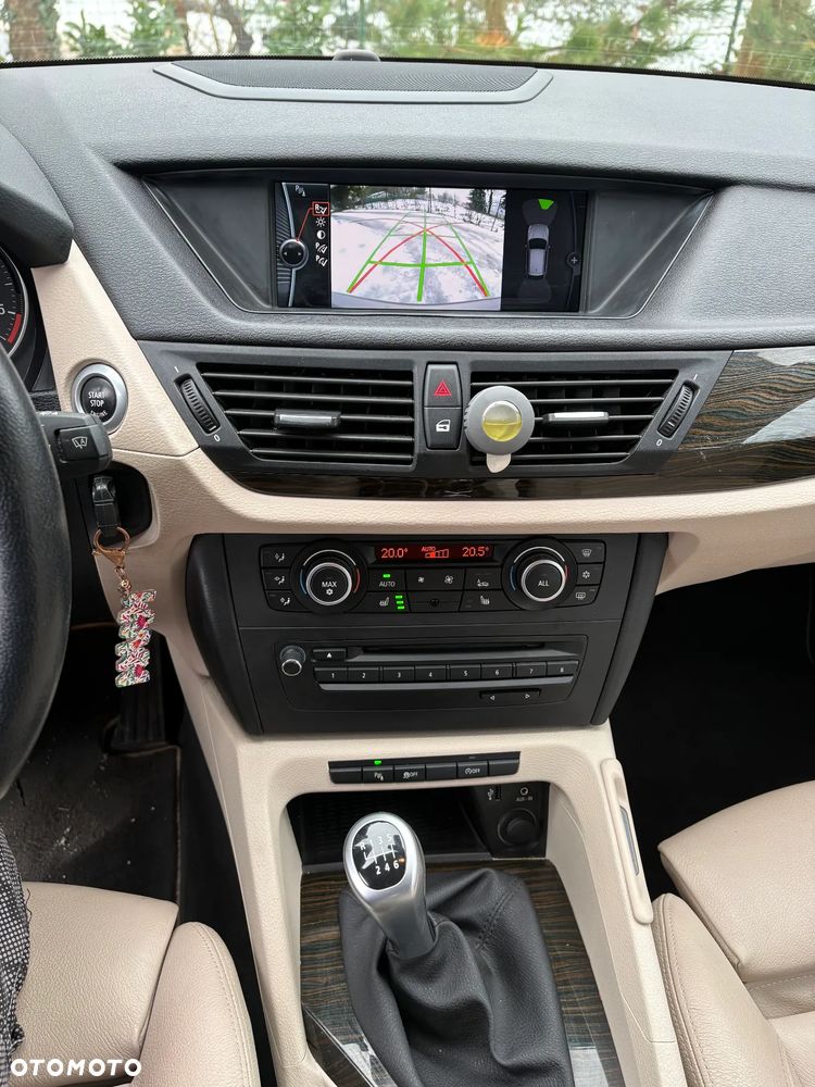 BMW X1 sDrive18d xLine - 13