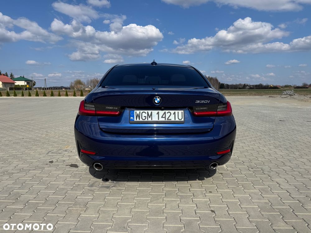BMW Seria 3 330i M Sport - 3