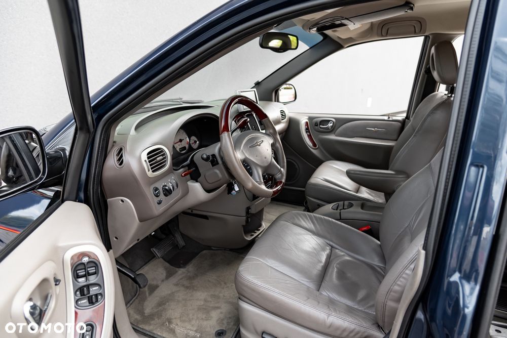 Chrysler Grand Voyager - 16