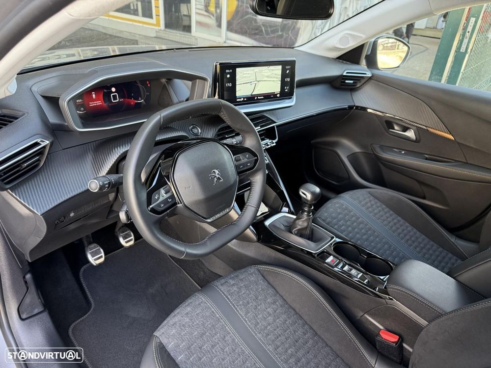 Peugeot 208 1.2 PureTech Allure - 17