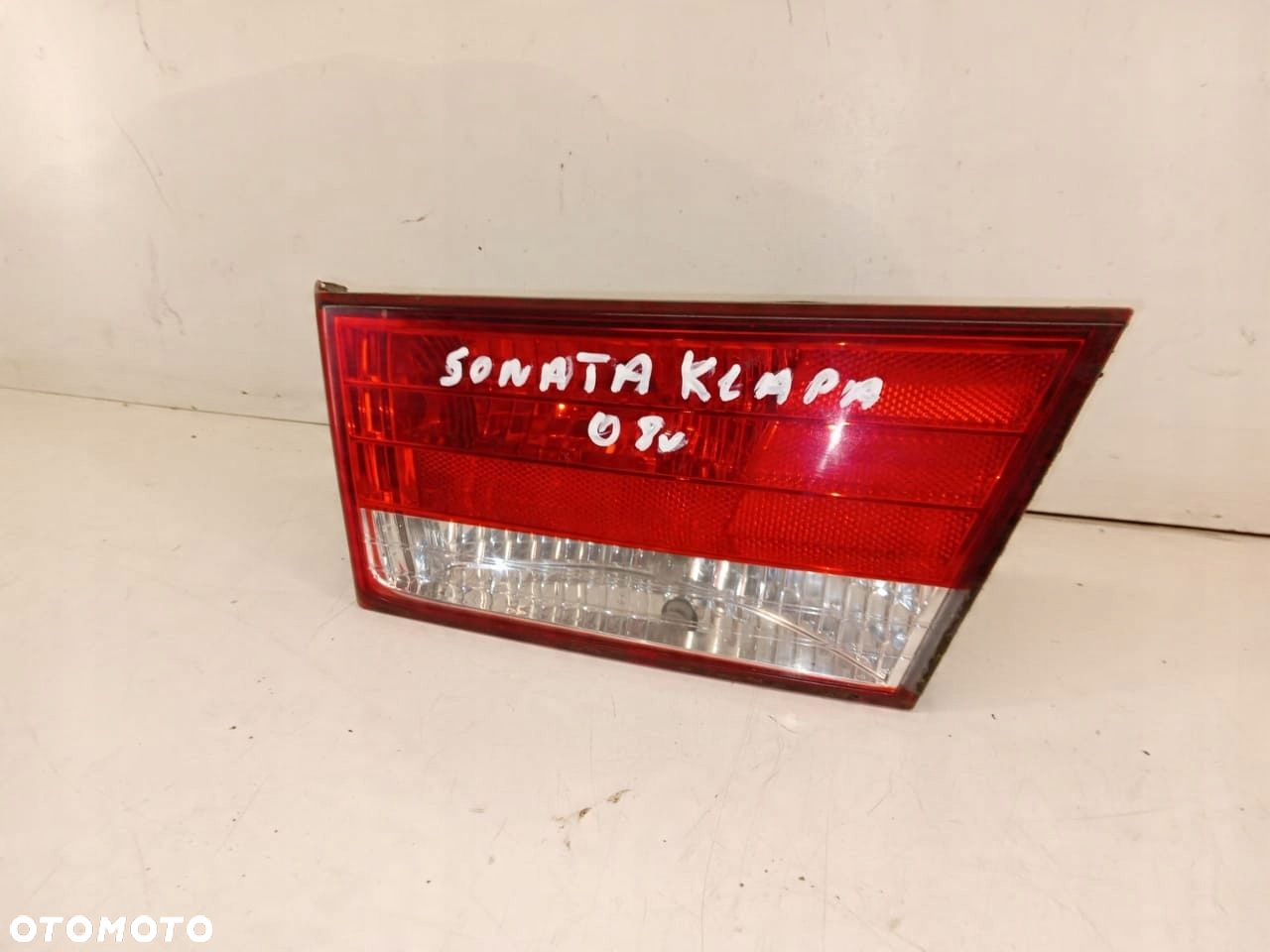 HYUNDAI SONATA LAMPA PRAWA TYLNA W KLAPĘ - 2