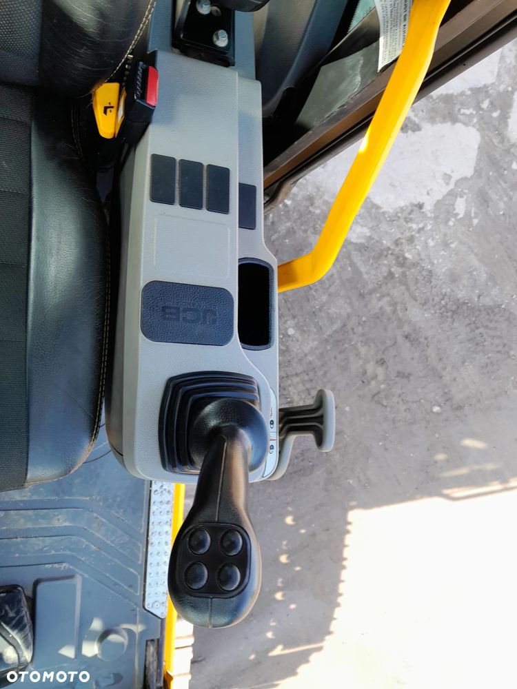 JCB 220x js220 2018R - 33