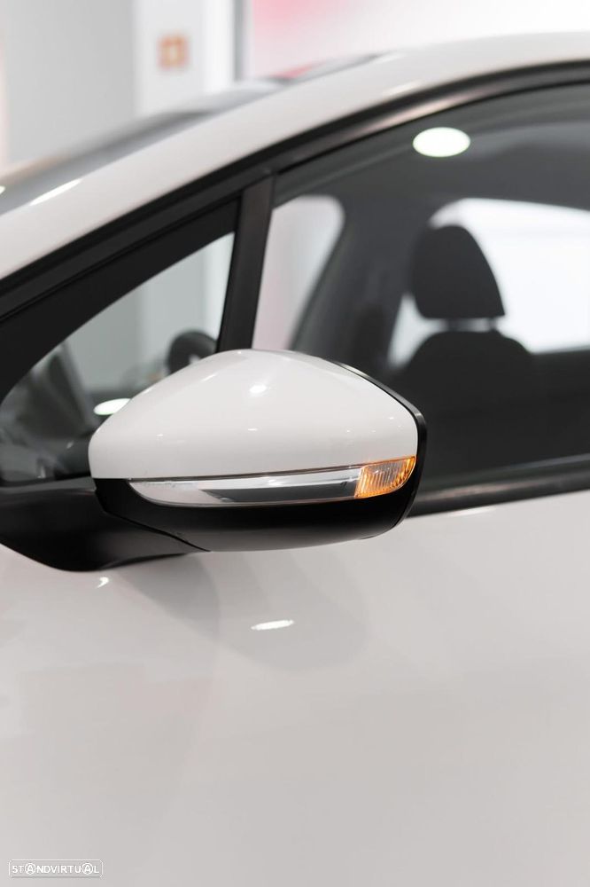 Peugeot 208 1.2 VTi SE Style - 4