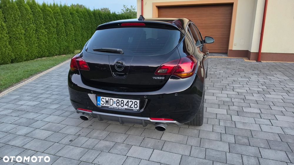 Opel Astra 1.6 Turbo - 9