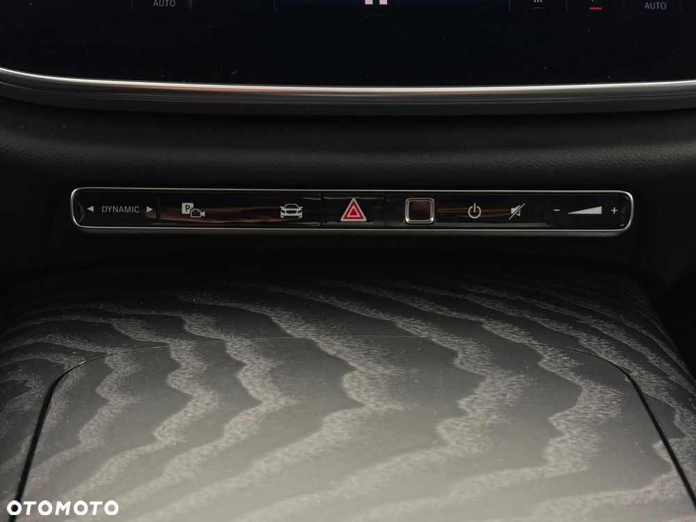 Mercedes-Benz Klasa E 220 d mHEV 4-Matic AMG 9G-Tronic - 23
