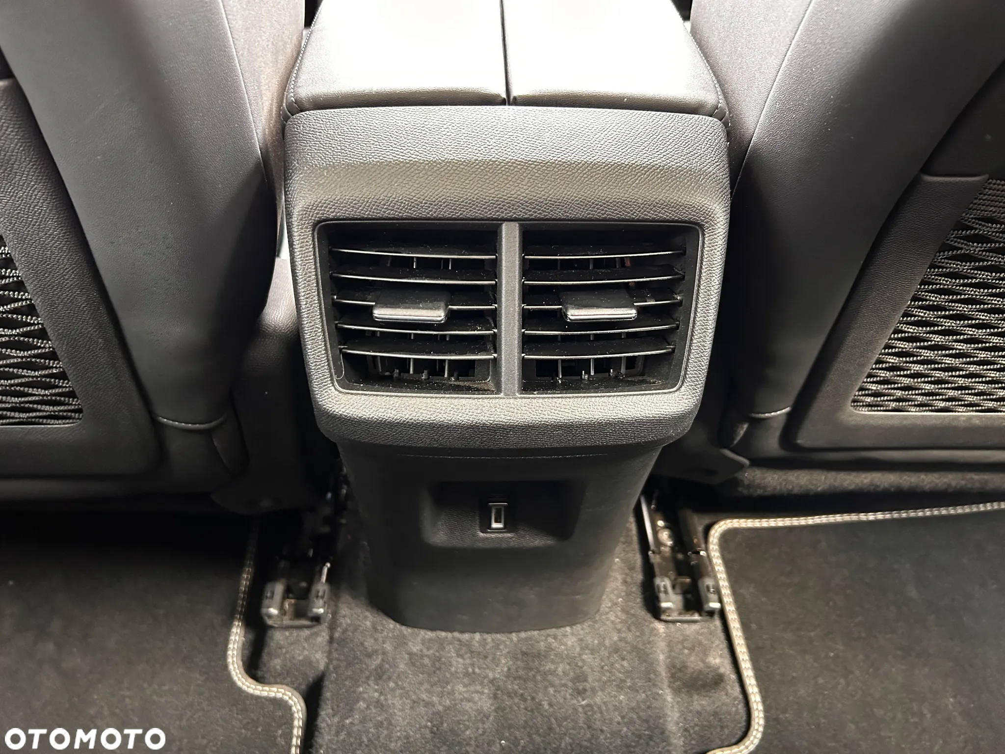 Citroën C5 Aircross 1.6 PureTech Shine EAT8 - 22