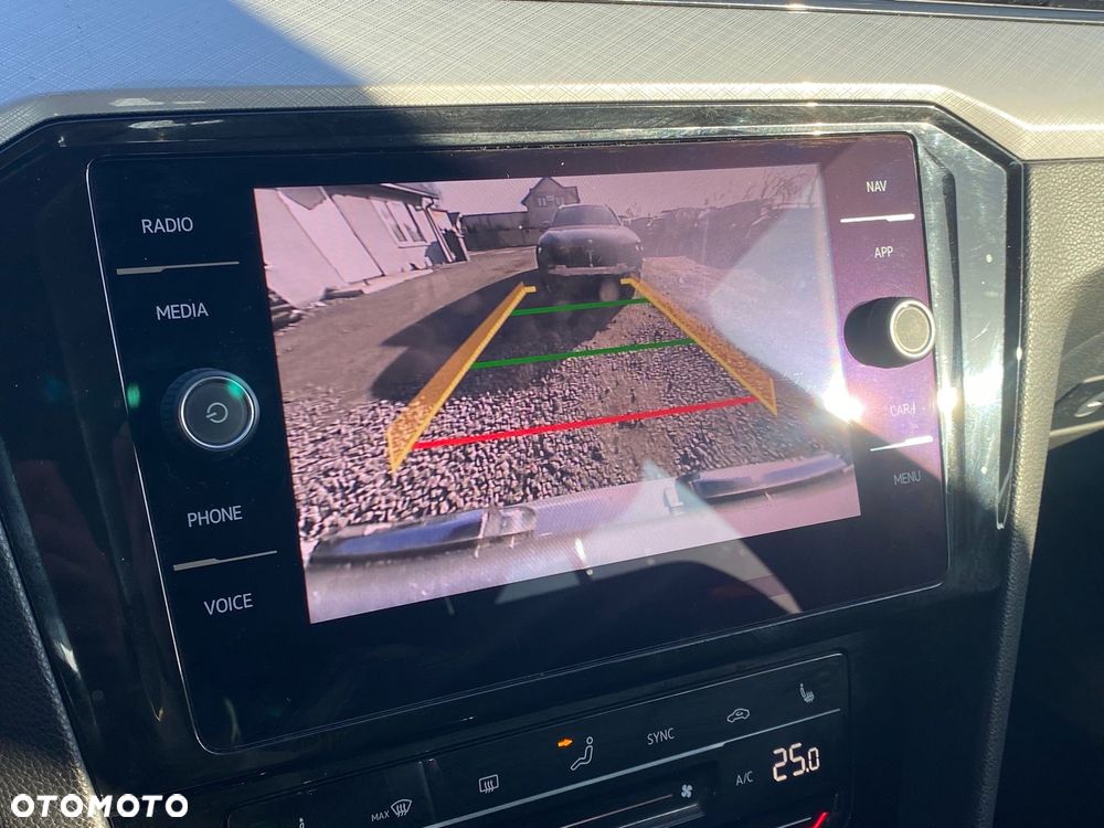 Volkswagen Passat - 18