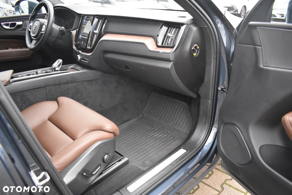 Volvo XC 60 B5 B AWD Inscription - 17