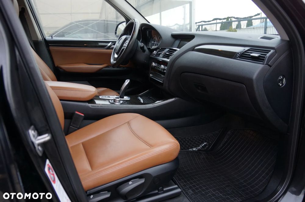 BMW X3 xDrive20i - 29