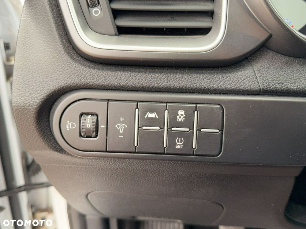 Kia Ceed - 27