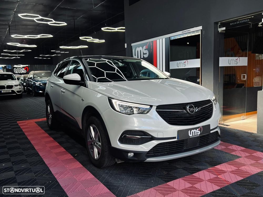 Opel Grandland X 1.2 T Business Edition - 4