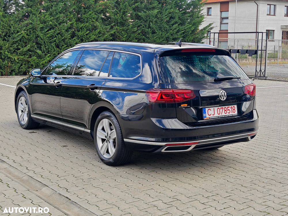 Volkswagen Passat Variant 2.0 TDI DSG Elegance - 3