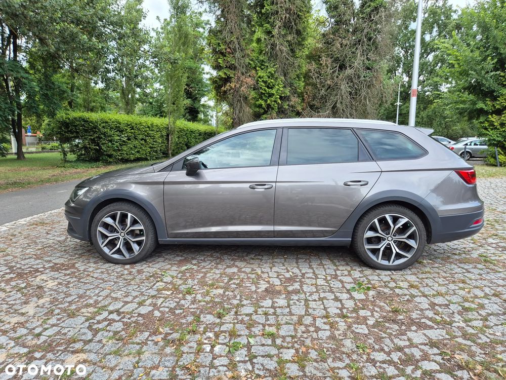 Seat Leon 2.0 TDI DPF Start&Stop DSG XCELLENCE - 3