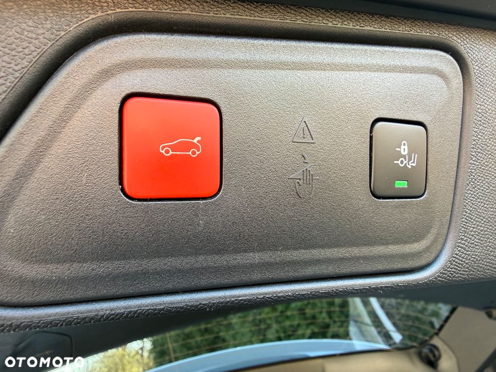 Peugeot 3008 1.6 PureTech Hybrid4 PHEV Allure S&S EAT8 - 37