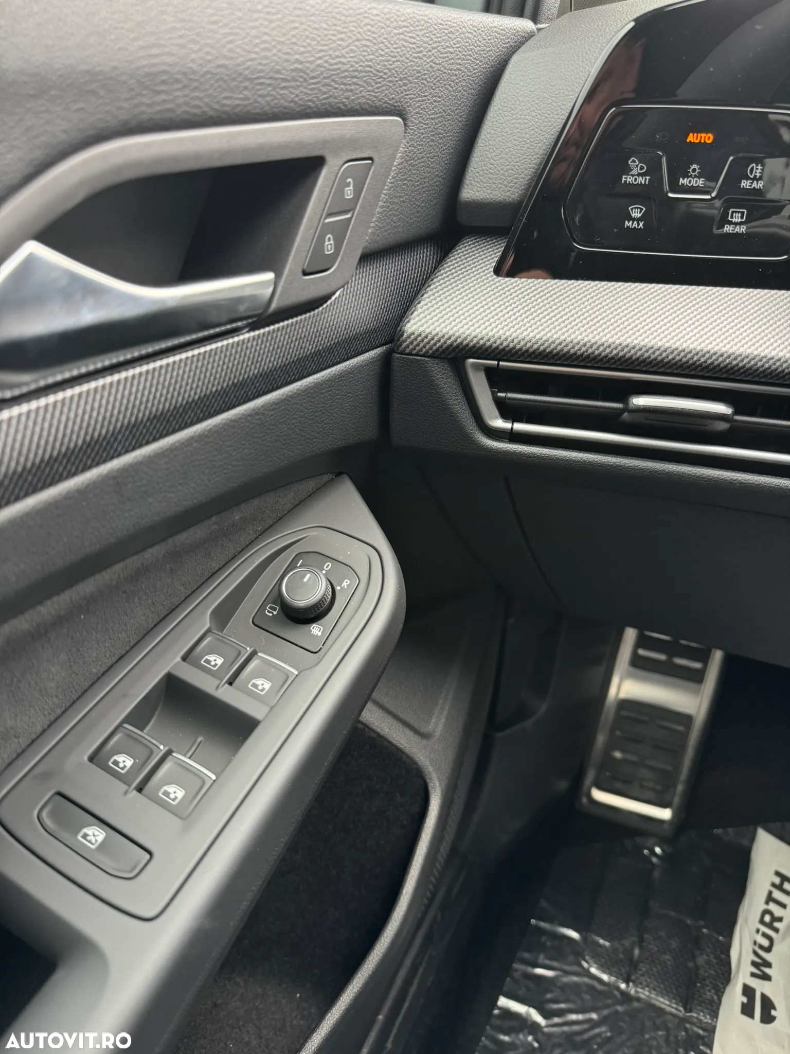 Volkswagen Golf 1.5 eTSI ACT DSG MHEV R-Line - 14