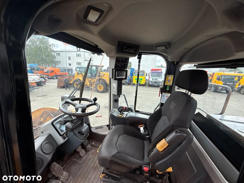 Caterpillar CAT 962M - 9