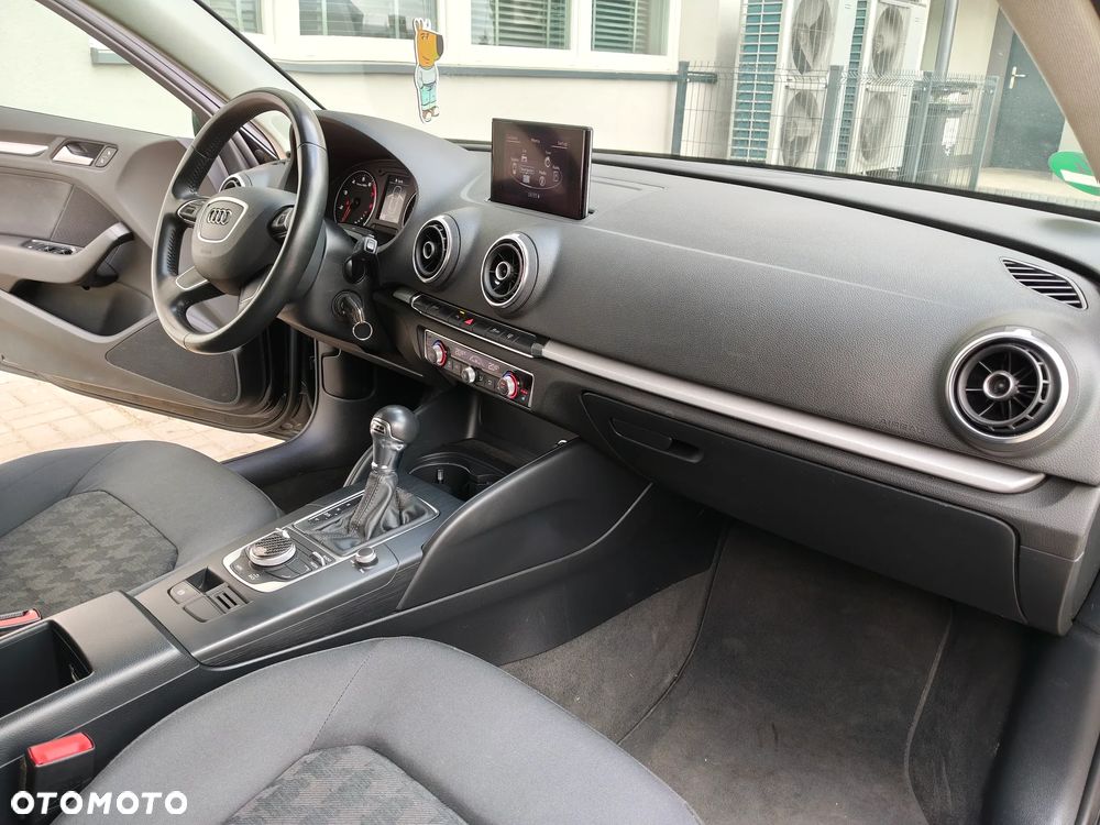 Audi A3 Sportback 1.4 TFSI S tronic Ambiente - 20