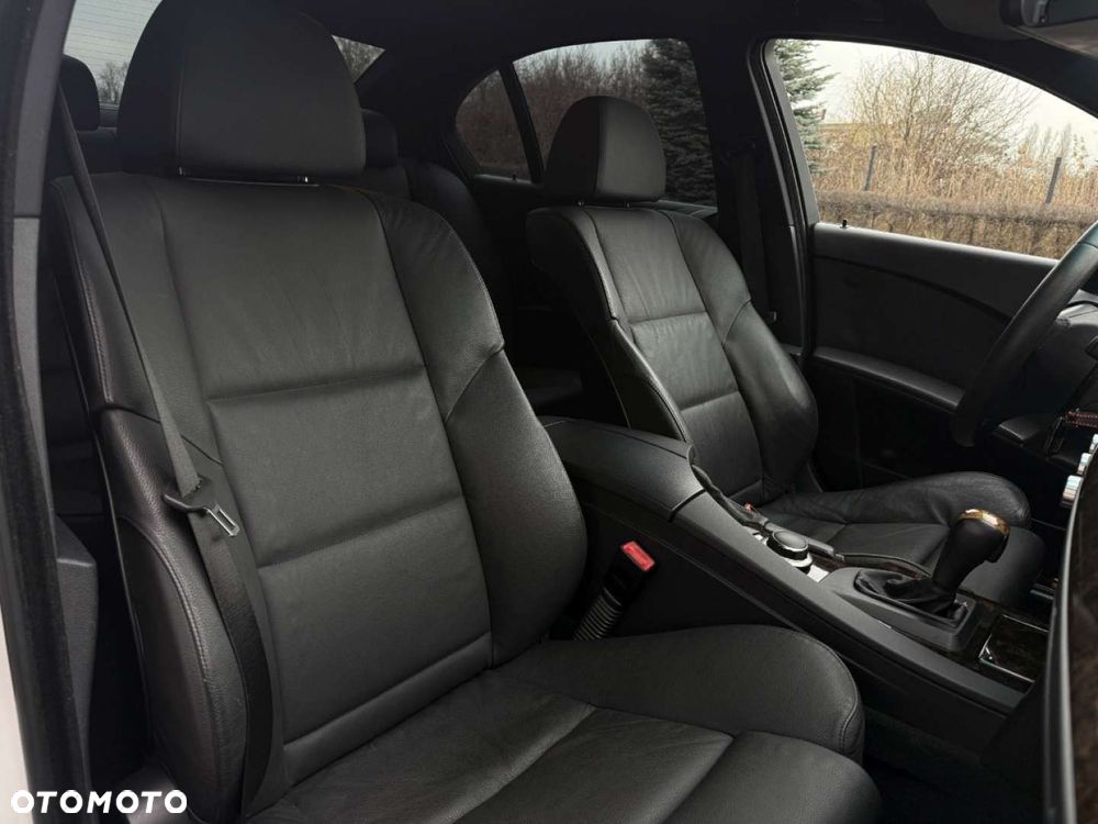 BMW Seria 5 540i Edition Sport - 32