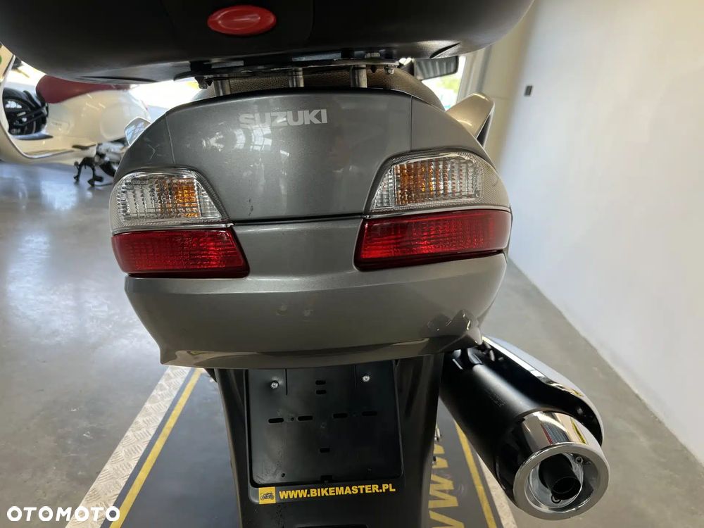 Suzuki Burgman - 16