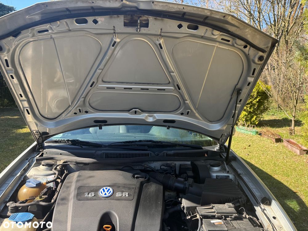 Volkswagen Golf 1.6 - 4