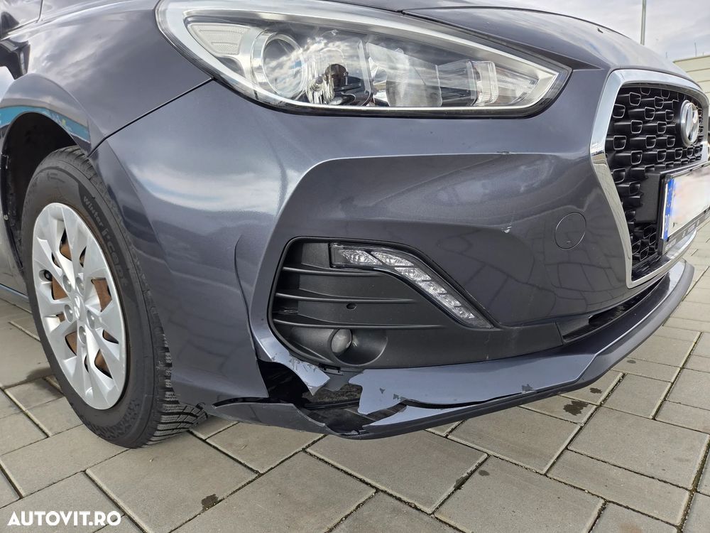 Hyundai i30 1.4 100CP 5DR M/T Classic+ - 11