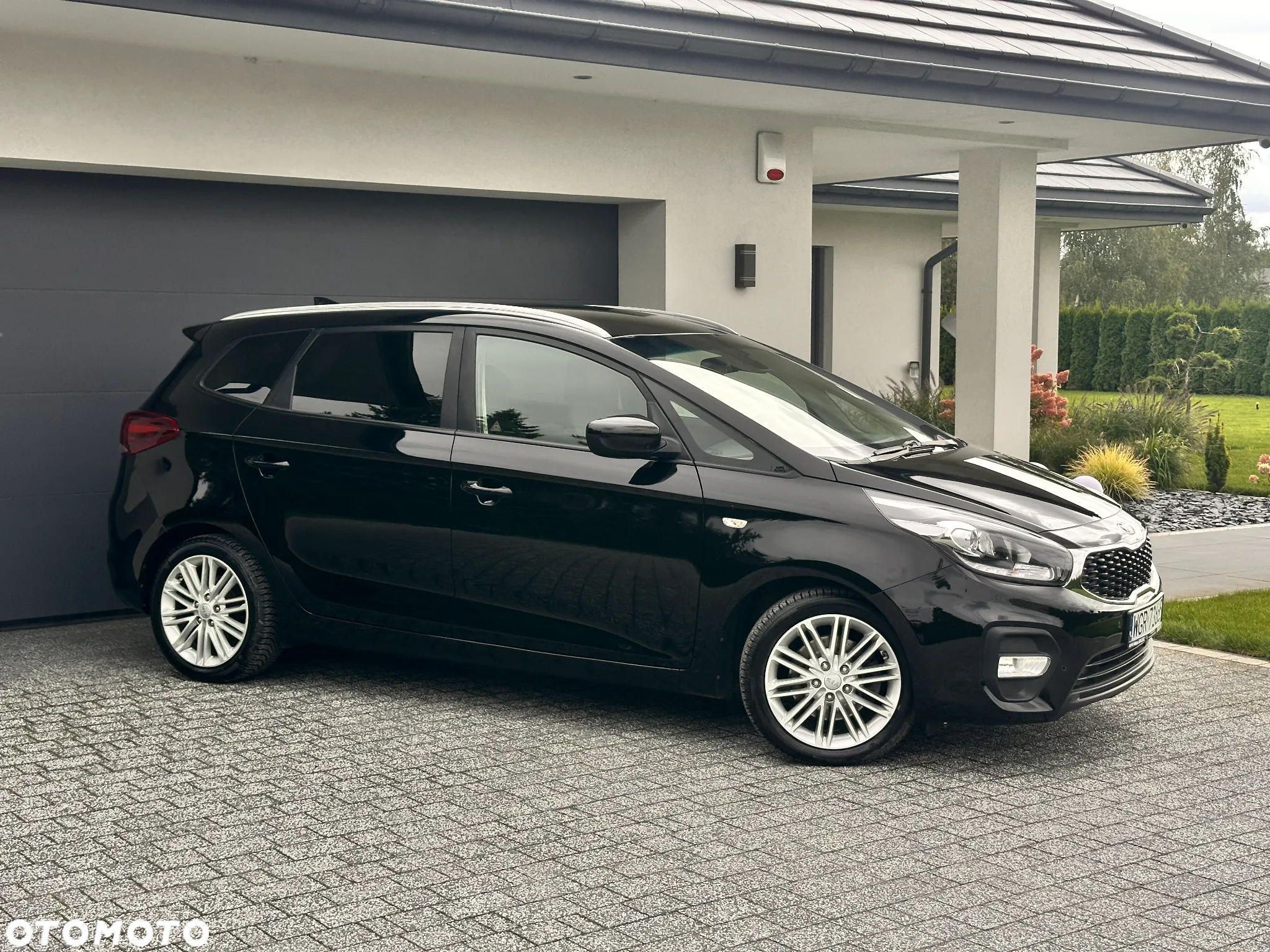 Kia Carens 1.7 CRDi L 7os - 6