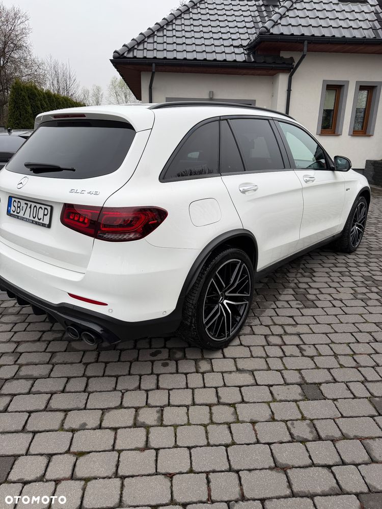 Mercedes-Benz GLC - 32