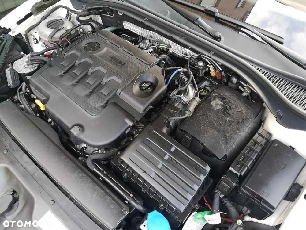 Skoda Superb 2.0 TDI 4x4 Style DSG - 24