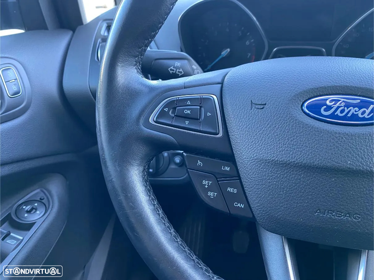 Ford C-Max 1.0 Ecoboost S&S Titanium - 22