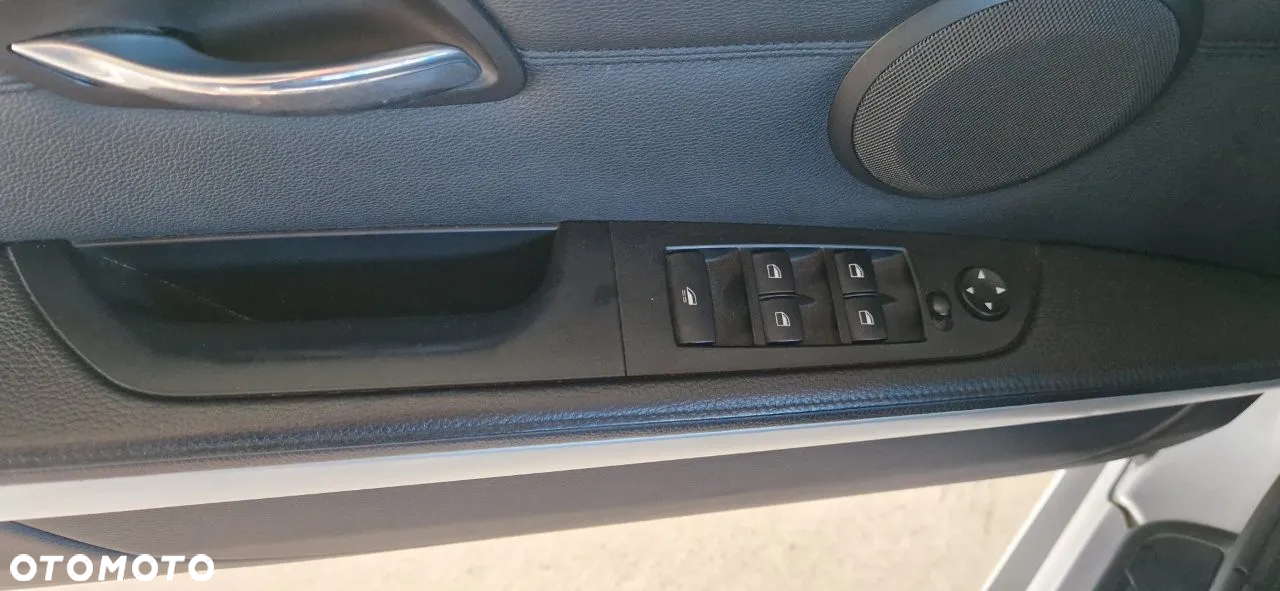 BMW Seria 3 320i - 16