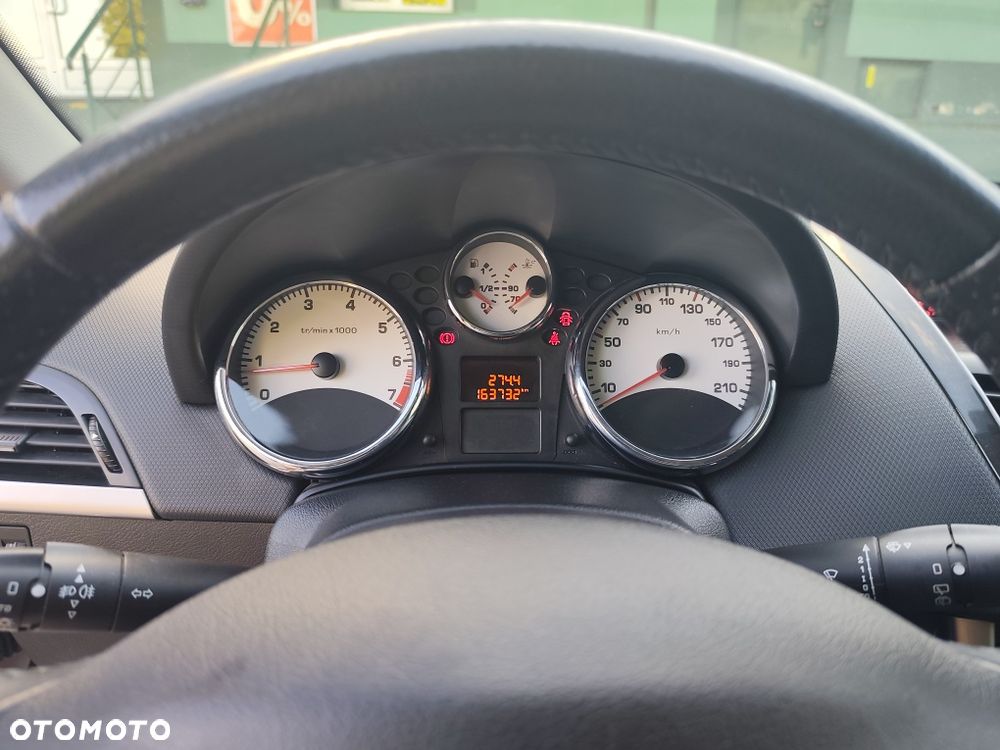 Peugeot 207 - 6