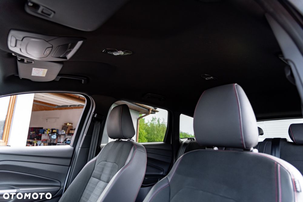 Ford Kuga - 40