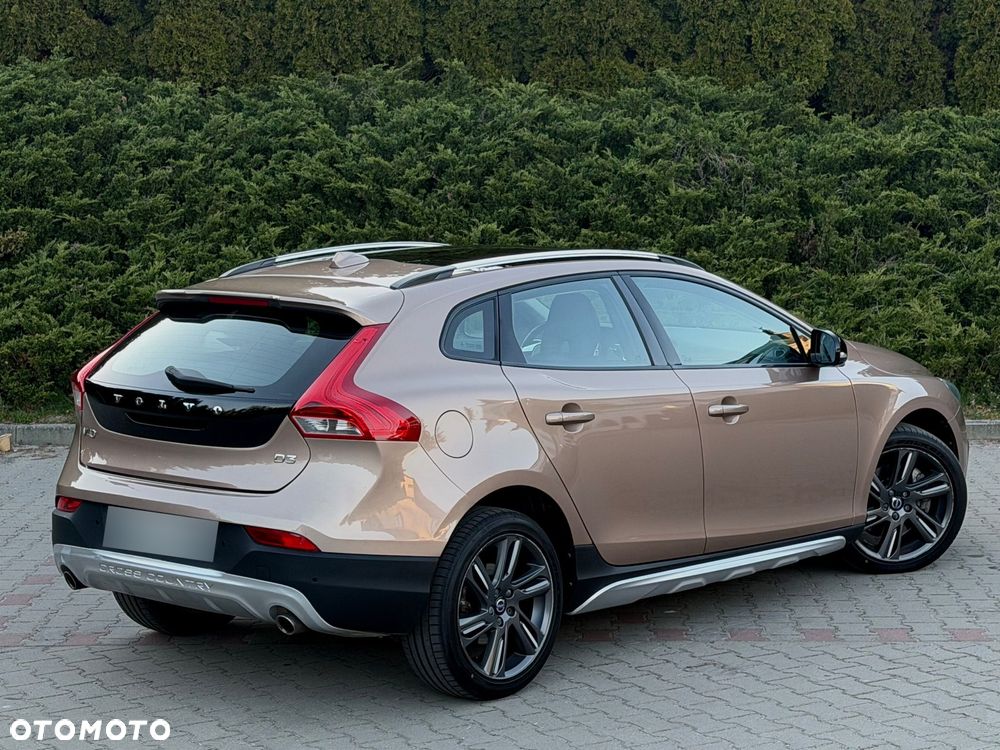 Volvo V40 Cross Country - 17