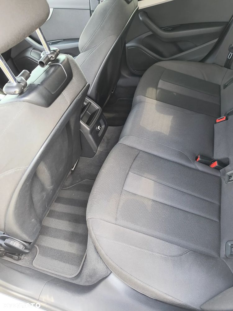 Audi A4 Limousine - 7