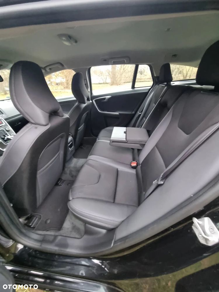 Volvo V60 D3 Geartronic Momentum - 19