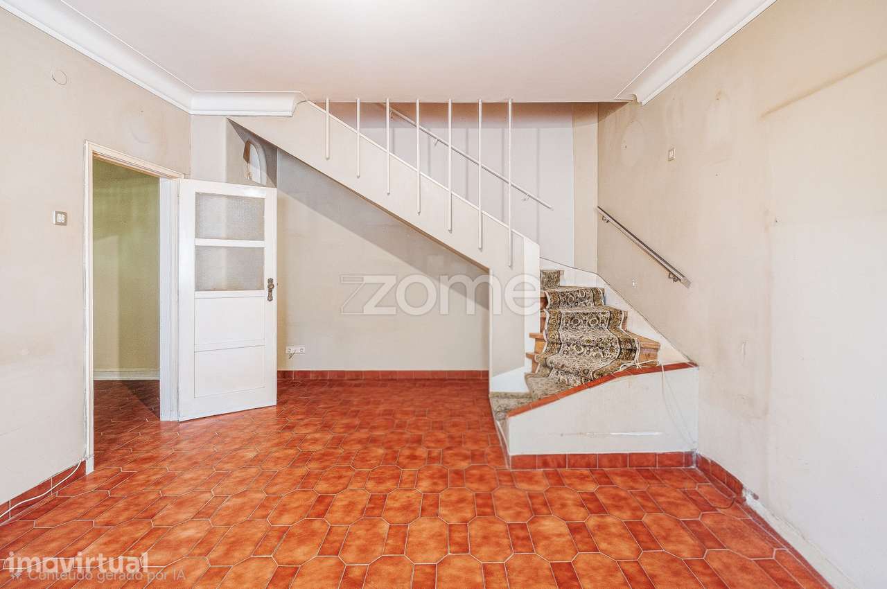 T2 Duplex Junto à Avenida de Roma - Grande imagem: 2/19