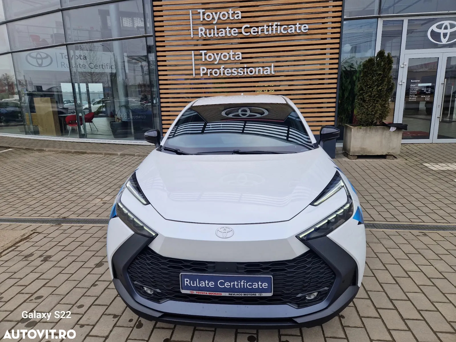 Toyota C-HR 2.0 PHEV 223 CP 4x2 CVT Dynamic - 2