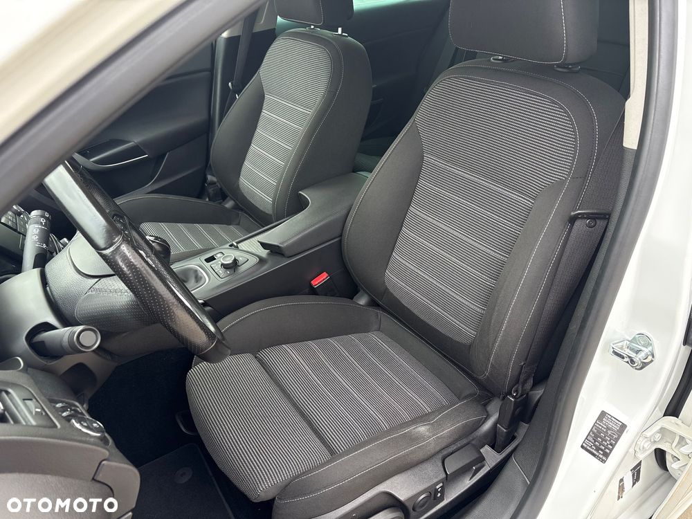 Opel Insignia 1.6 T Cosmo - 14