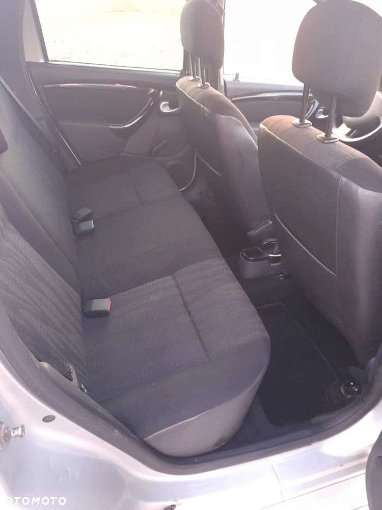 Dacia Duster 1.6 Laureate - 10