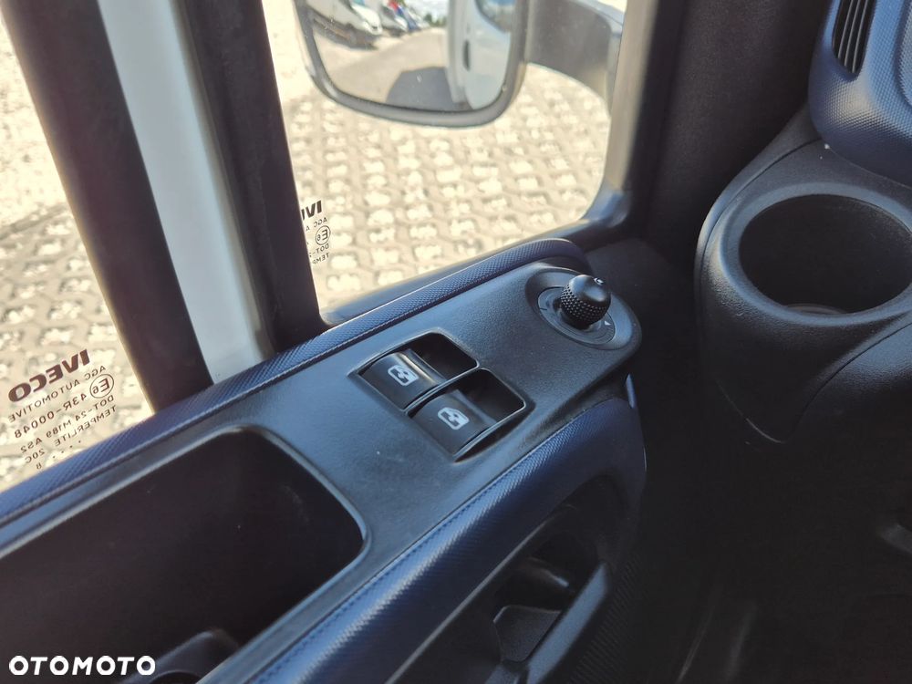 Iveco Daily 35C16 Hi-Matic, kontener 8PAL, winda 750KG, 133 600KM, klimatyzacja, webasto, drzwi boczne - 8