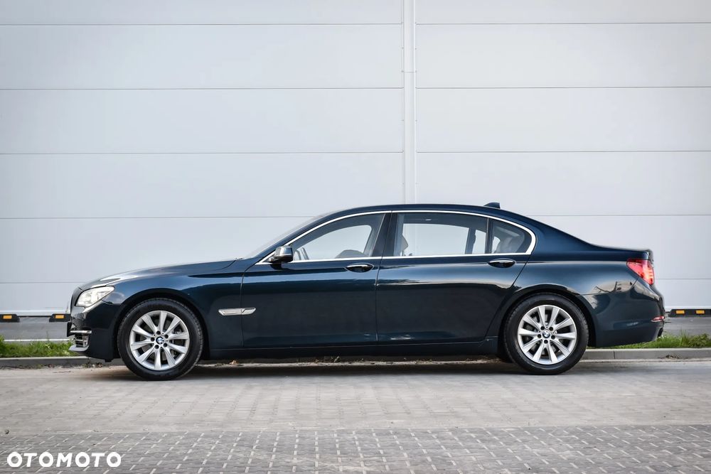 BMW Seria 7 740i L - 10