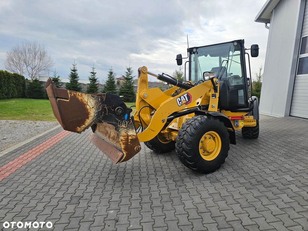 Caterpillar 906 M - 24