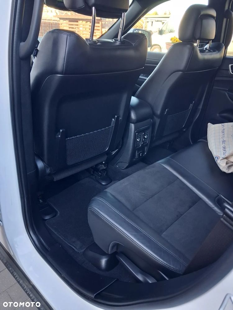 Jeep Grand Cherokee - 12